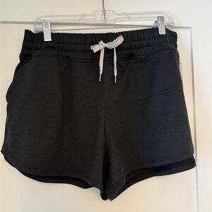 NWT Large Vuori Black Halo Performance Short 2.0